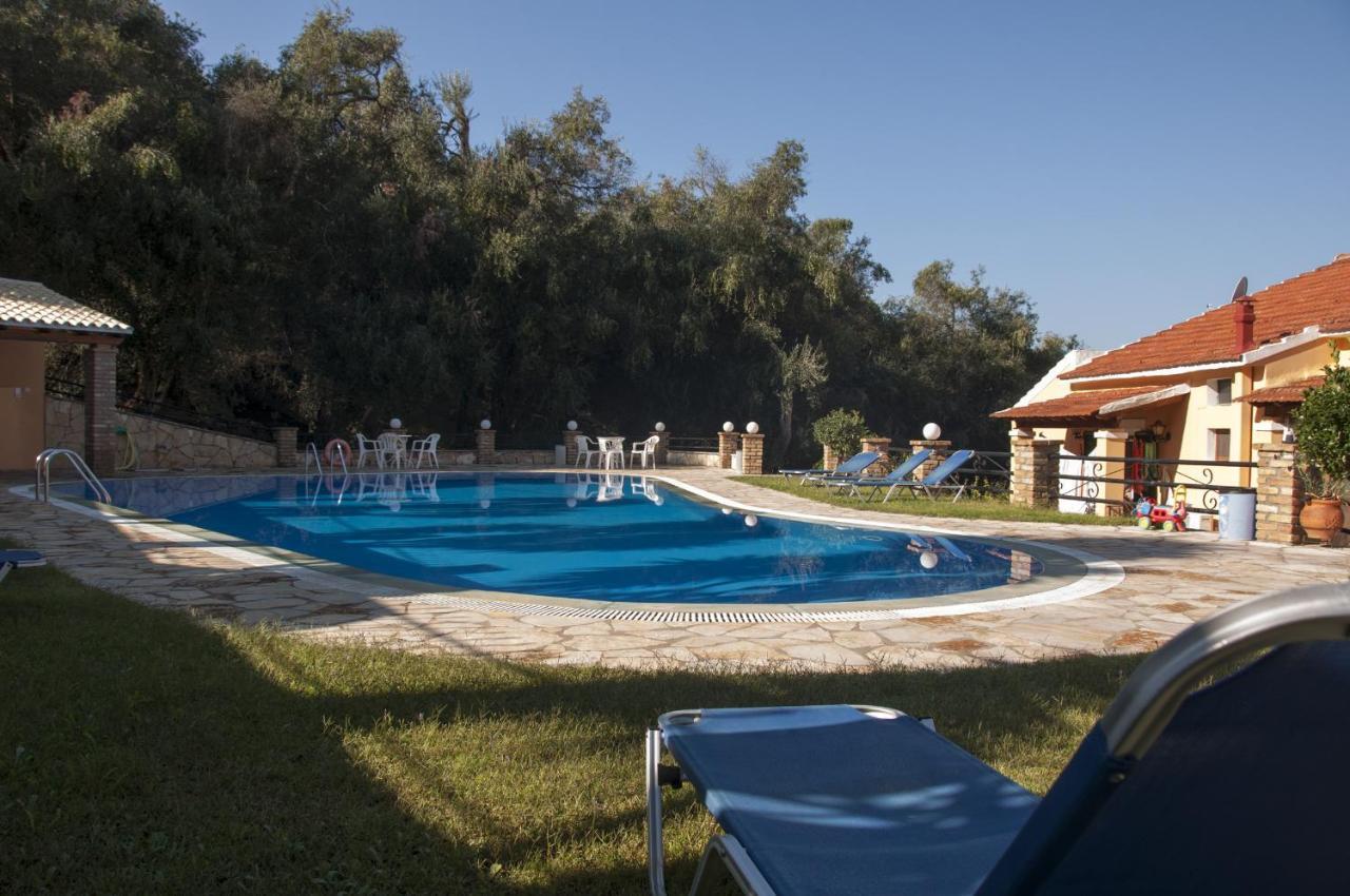 Michalis Goulis Aparthotel